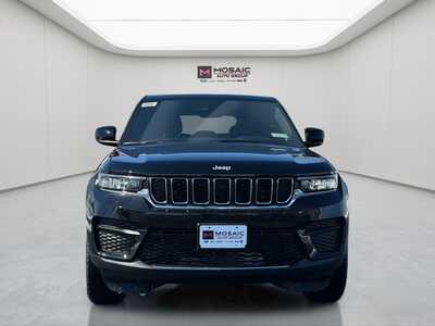 2026 Jeep Grand Cherokee, $42403. Photo 9