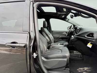2026 Chrysler Pacifica, $45494. Photo 11
