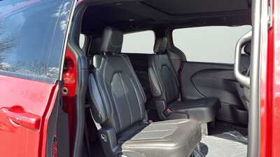 2026 Chrysler Pacifica, $45925. Photo 12