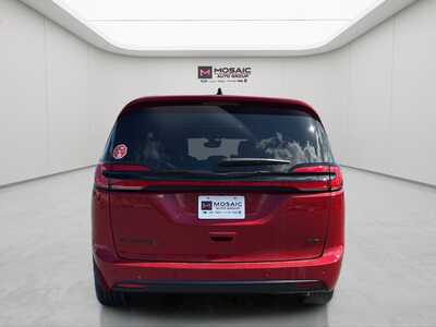 2026 Chrysler Pacifica, $45925. Photo 6