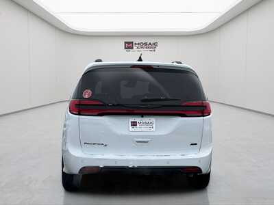 2026 Chrysler Pacifica, $45494. Photo 3