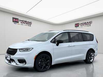 2026 Chrysler Pacifica, $45494. Photo 6