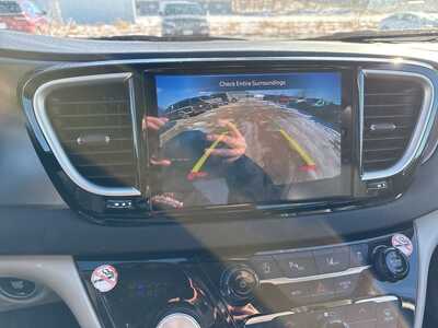 2023 Chrysler Pacifica, $24790. Photo 9