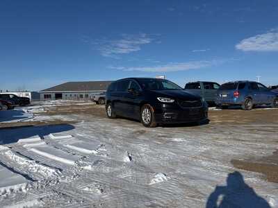 2023 Chrysler Pacifica, $24790. Photo 1