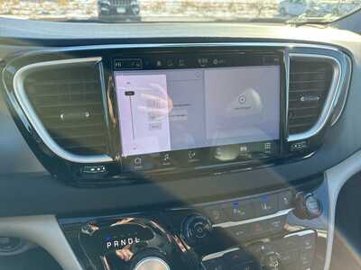 2023 Chrysler Pacifica, $23790. Photo 10