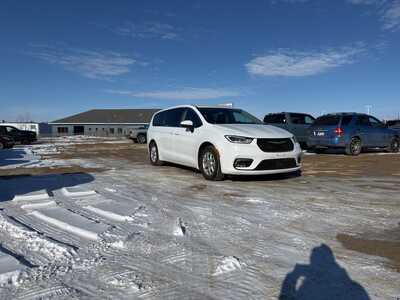2023 Chrysler Pacifica, $23790. Photo 1
