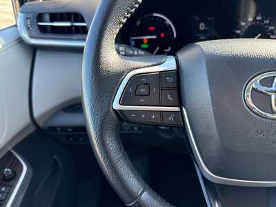 2024 Toyota Sienna, $38190. Photo 12