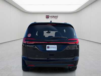 2026 Chrysler Pacifica, $46730. Photo 6