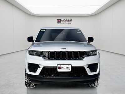 2026 Jeep Grand Cherokee, $41885. Photo 9