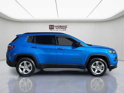 2023 Jeep Compass, $20490. Photo 2