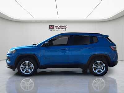 2023 Jeep Compass, $20490. Photo 6