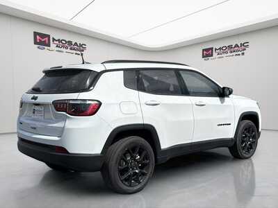2026 Jeep Compass, $29176. Photo 8