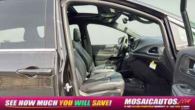 2026 Chrysler Pacifica, $39802. Photo 11