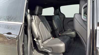 2026 Chrysler Pacifica, $39802. Photo 12