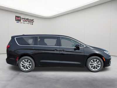 2026 Chrysler Pacifica, $39802. Photo 9