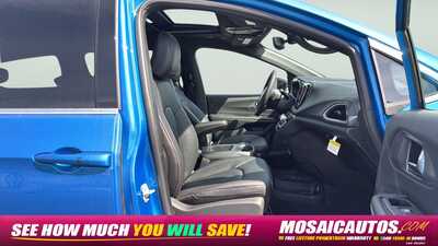 2026 Chrysler Pacifica, $40233. Photo 11