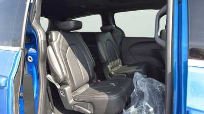 2026 Chrysler Pacifica, $40233. Photo 12
