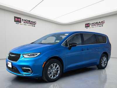 2026 Chrysler Pacifica, $44233. Photo 3