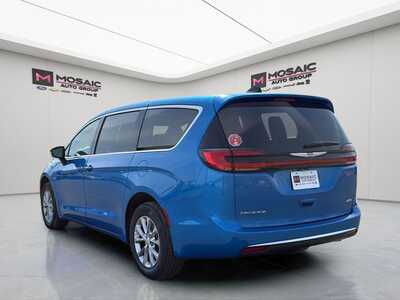 2026 Chrysler Pacifica, $44233. Photo 5