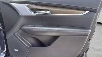2021 Cadillac XT5, $22340. Photo 10