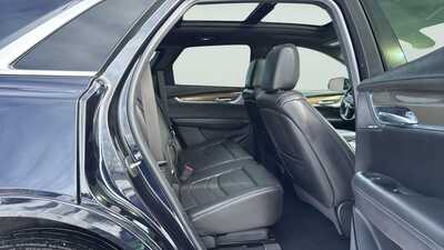 2021 Cadillac XT5, $22340. Photo 12