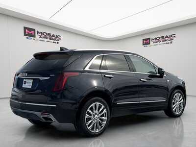 2021 Cadillac XT5, $22340. Photo 3