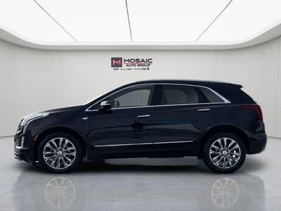 2021 Cadillac XT5, $22340. Photo 6