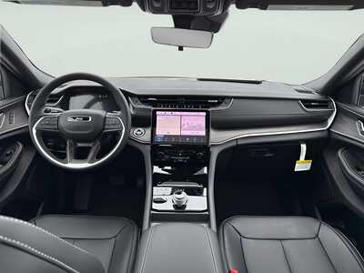 2025 Jeep Grand Cherokee, $43006. Photo 12