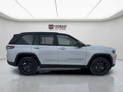2025 Jeep Grand Cherokee, $43006. Photo 8