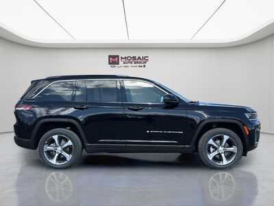 2026 Jeep Grand Cherokee, $47297. Photo 9
