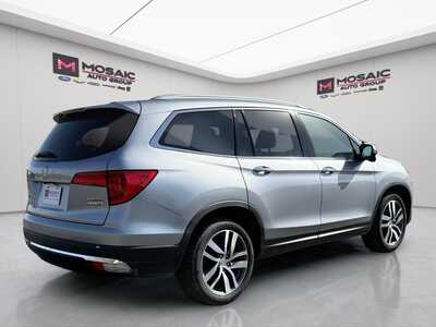 2018 Honda Pilot, $20990. Photo 3