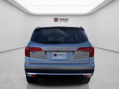 2018 Honda Pilot, $20990. Photo 4