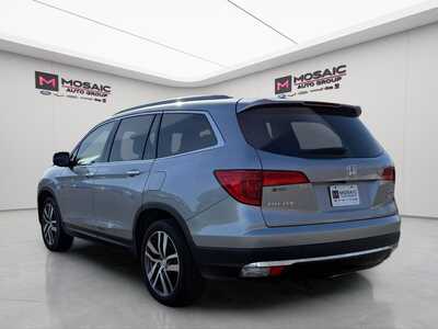 2018 Honda Pilot, $20990. Photo 5