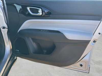 2026 Jeep Compass, $31692. Photo 10