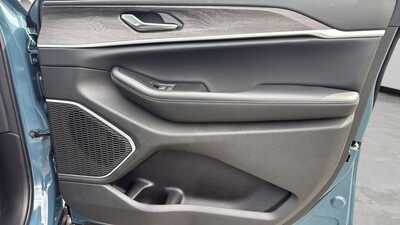 2026 Jeep Grand Cherokee L, $48679. Photo 10