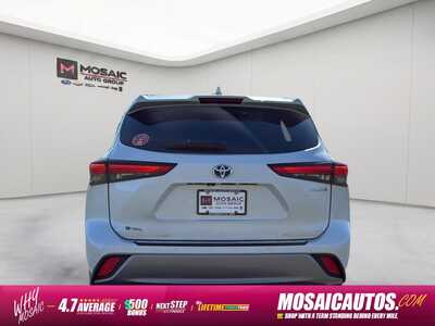 2022 Toyota Highlander, $41390. Photo 4