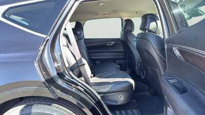 2024 Genesis GV80, $34595. Photo 12