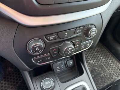 2014 Jeep Cherokee, $9280. Photo 10