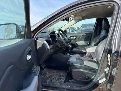 2014 Jeep Cherokee, $9280. Photo 6