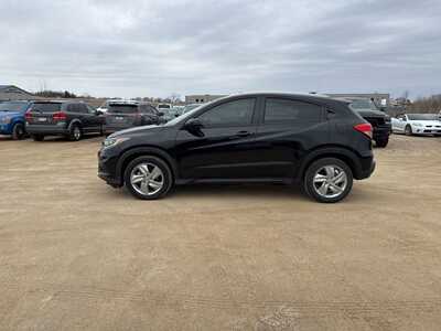 2019 Honda HR-V, $16590. Photo 4