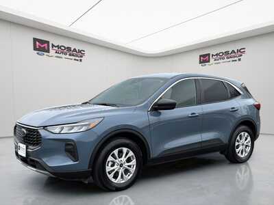 2023 Ford Escape, $22190. Photo 3