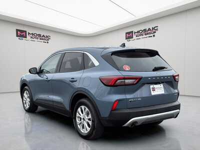 2023 Ford Escape, $22190. Photo 5