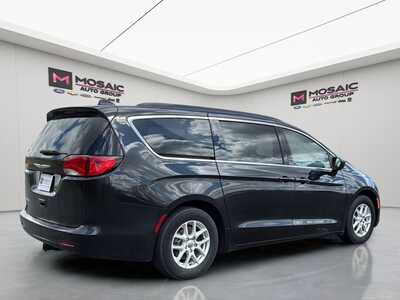 2021 Chrysler Voyager, $15280. Photo 3