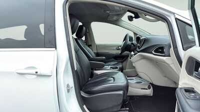 2023 Chrysler Pacifica, $22990. Photo 11