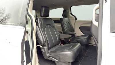 2023 Chrysler Pacifica, $22990. Photo 12