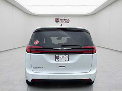 2023 Chrysler Pacifica, $23495. Photo 6