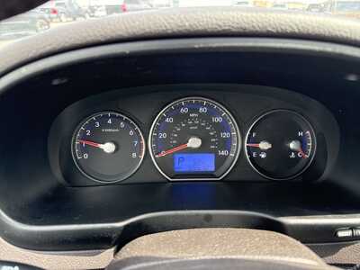 2012 Hyundai Santa Fe, $7495. Photo 9