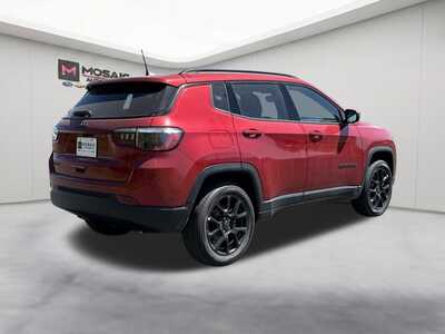 2026 Jeep Compass, $27371. Photo 8