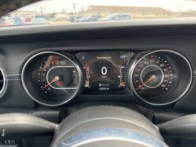 2021 Jeep Gladiator, $30380. Photo 10