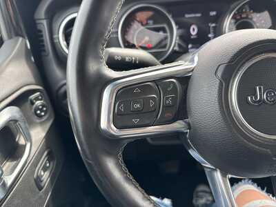 2021 Jeep Gladiator, $30380. Photo 11